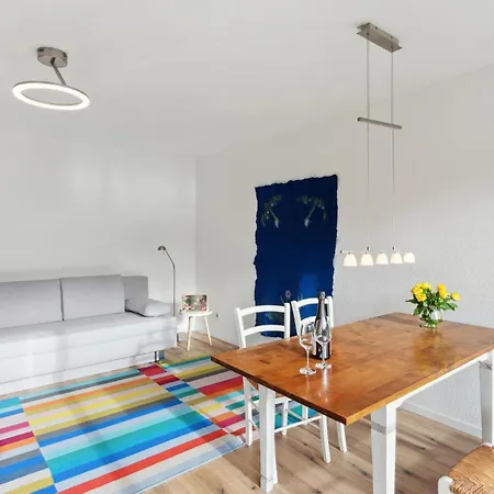 Pet Friendly In With Kitchen